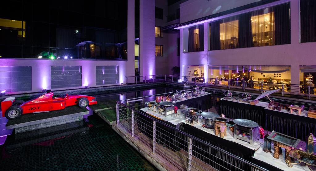 Orana Hotels & Resorts New Delhi Buitenkant foto