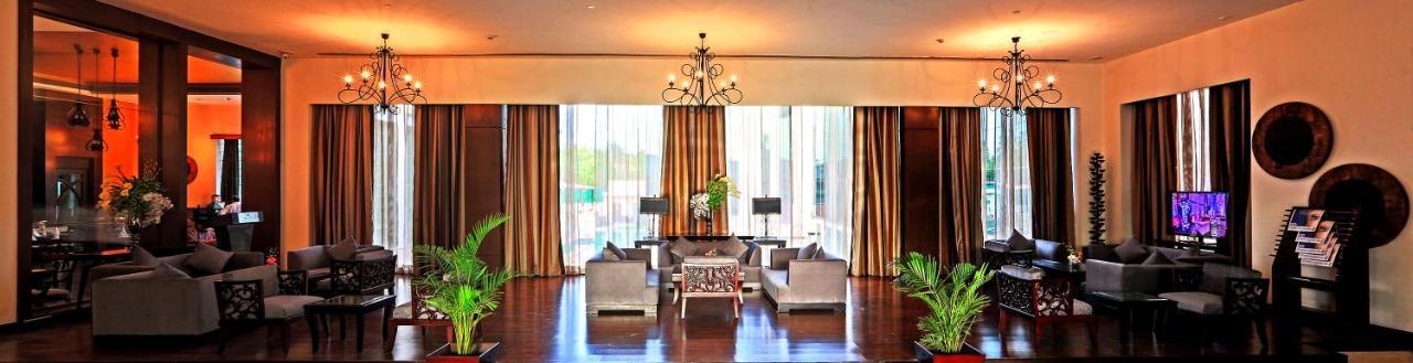 Orana Hotels & Resorts New Delhi Buitenkant foto